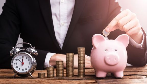 heres the average net worth and retirement savings among american households by age the motley fool.jpg
